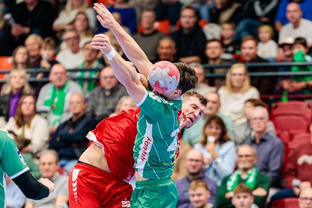 v.l. Uladzislau Kulesh (MT Melsungen, 20), Max Staar (GWD Minden, 27) GER, GWD Minden vs. MT Melsungen, Handball, 1. Bundesliga, 11. Spieltag, Spielzeit 2025 2026, 08.11.2025 GER, GWD Minden vs. MT Melsungen, Handball, 1. Bundesliga, 11. Spieltag, Spielzeit 2025 2026, 08.11.2025 Luebbecke Copyright: xEibner-Pressefoto JanxRollingerx EP_JSK
