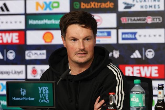 GER, xFSx ,Hamburg, HSV , 1. Bundesliga , Fussball, DFL, Hamburger SV , am Hamburger Volksparkstadion , Borussia Dortmund , 08.11.2025 , v.l. Pressekonferenz Trainer Merlin Polzin (Hamburger SV) DFL regulations prohibit any use of photographs as image sequences and or quasi-video. Copyright: HMBxMedia FernandoxSoares