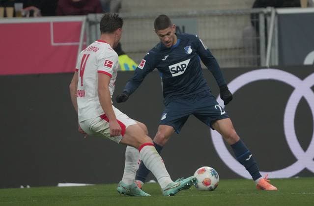 GER, 1.FBL, TSG Hoffenheim vs RB Leibzig 08.11.2025, PreZero Arena, Sinsheim, GER, 1.FBL, TSG Hoffenheim vs RB Leibzig , im Bild Willi Orban (Leipzig), Andrej Kramaric (Hoffenheim) DFL regulations prohibit any use of photographs as image sequences and or quasi-video.