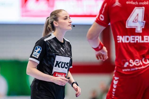 Sophia Janz (Schiedsrichterin) GER, GWD Minden vs. MT Melsungen, Handball, 1. Bundesliga, 11. Spieltag, Spielzeit 2025 2026, 08.11.2025 GER, GWD Minden vs. MT Melsungen, Handball, 1. Bundesliga, 11. Spieltag, Spielzeit 2025 2026, 08.11.2025 Luebbecke Copyright: xEibner-Pressefoto JanxRollingerx EP_JSK