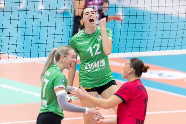 DVV-Pokal Achtelfinale Frauen: Schwarz-Weiss Erfurt vs. Schwarz-Weiss Erfurt vs. USC Münster; Erfurt; 08.11.2025 Jubel, Anke Waelkens ( 12; USC Münster) DVV-Pokal Achtelfinale Frauen: Schwarz-Weiss Erfurt vs. Schwarz-Weiss Erfurt vs. USC Münster; Riethsporthalle Erfurt; 08.11.2025 Copyright: xBEAUTIFULxSPORTS Duehringx