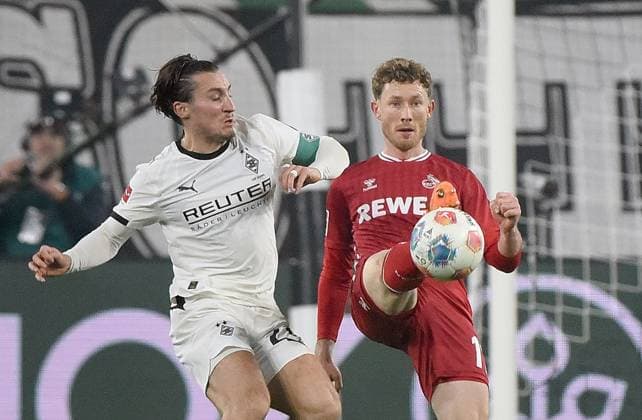 08.11.2025, xhbx, Fussball 1.Bundesliga, Borussia Moenchengladbach - 1.FC Köln v.l. Rocco Reitz (Borussia Mönchengladbach), Florian Kainz (1. FC Köln) (DFL DFB REGULATIONS PROHIBIT ANY USE OF PHOTOGRAPHS as IMAGE SEQUENCES and or QUASI-VIDEO) Moenchengladbach