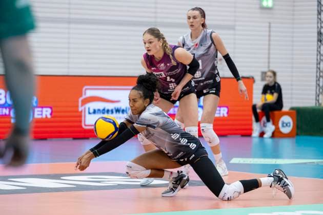 DVV-Pokal Achtelfinale Frauen: Schwarz-Weiss Erfurt vs. Schwarz-Weiss Erfurt vs. USC Münster; Erfurt; 08.11.2025 Alianza Darley ( 14; Schwarz-Weiss Erfurt) DVV-Pokal Achtelfinale Frauen: Schwarz-Weiss Erfurt vs. Schwarz-Weiss Erfurt vs. USC Münster; Riethsporthalle Erfurt; 08.11.2025 Copyright: xBEAUTIFULxSPORTS Duehringx