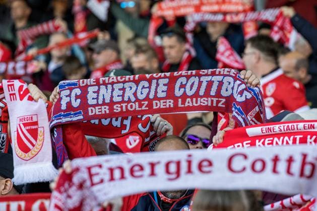 Cottbus, Deutschland 08. November 2025: 3. Liga - 2025 2026 - FC Energie Cottbus vs. VfL Osnabrück Im Bild: Fanblock Energie Cottbus DFB regulations prohibit any use of photographs as image sequences and or quasi-video. LEAG Energie Stadion Brandenburg Copyright: xFotostandx xWeilandx