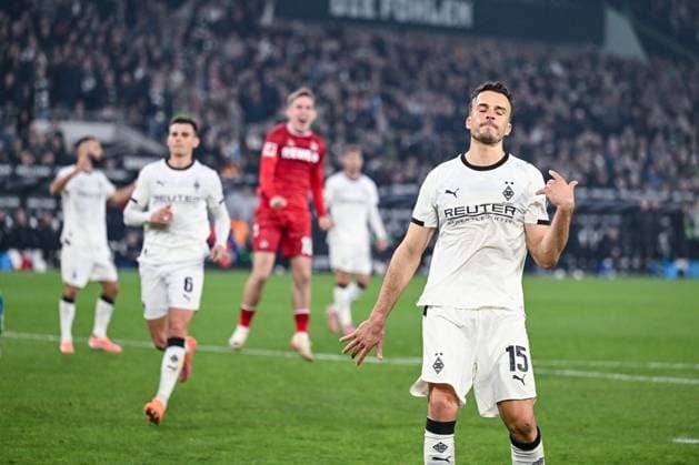 08.11.2025, Fussball, 1. Bundesliga, 11. Spieltag Saison 2025 2026, Borussia Mönchengladbach - 1. FC Köln, Haris TabakoviÄ‡ (Borussia Mönchengladbach) nach dem verschossenen Elfmeter, xRHR-FOTO TKx Copyright: RHR-FOTOx RHR-FOTO TK