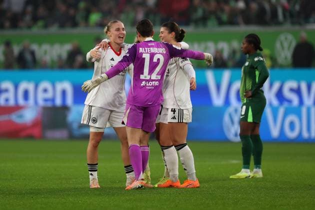 VfL - Frankfurt, BL Frauen Wolfsburg, 08.11.2025, FUßBALL - VfL Wolfsburg vs. Eintracht Frankfurt, Google Pixel Frauen-Bundesliga, Saison 2025 26. Schlussjubel, Wolfsburg