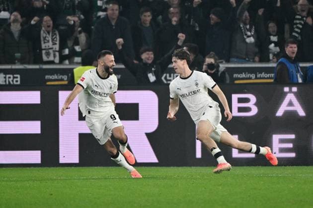 Jubel 1:0 v.re., Philipp Sander (Borussia Moenchengladbach), Franck Honorat (Borussia Moenchengladbach) 08.11.2025, Fussball 1. Bundesliga, Saison 2025 2026, 10. Spieltag, Borussia Mönchengladbach - 1. FC Köln DFL regulations prohibit any use of photographs as image sequences and or quasi-video Moenchengladbach Borussia Park Nordrhein Westfalen Deutschland