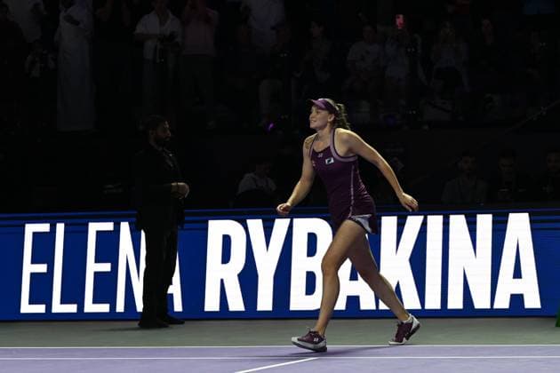 Aryna Sabalenka v Elena Rybakina - WTA, Tennis Damen Finals 2025 RIYADH, SAUDI ARABIA - NOVEMBER 8: Elena Rybakina of Kazakhstan celebrates victory after her Singles Final match of the 2025 WTA Finals against Aryna Sabalenka (not seen), part of the Hologic WTA Tour, at King Saud University Indoor Arena in Riyadh, Saudi Arabia, on November 8, 2025. Artur Widak Anadolu Riyadh Saudi Arabia. Editorial use only. Please get in touch for any other usage.  Copyright: x2025xAnadoluxArturxWidakx