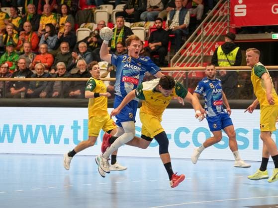 Ben Connar Battermann (TV Grosswallstadt, 24) beim Sprungwurf VfL Eintracht Hagen vs. TV Grosswallstadt, Handball, 2. Bundesliga, 10. Spieltag, Saison 2025 2026, 08.11.2025 VfL Eintracht Hagen vs. TV Grosswallstadt, Handball, 2. Bundesliga, 10. Spieltag, Saison 2025 2026, 08.11.2025 Hagen Copyright: xEibner-Pressefoto DamianxKruczynx EP_DKI