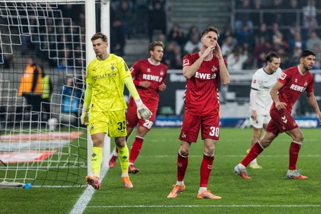 1. Fussball Bundesliga: Borussia Mönchengladbach - 1. FC Köln; 08.11.2025 Marius Bülter (1. FC Köln, 30) schlägt nach verpasster Chance die Hände vor das Gesicht 1. Fussball Bundesliga, Borussia Mönchengladbach - 1. FC Köln, Mönchengladbach, BORUSSIA-PARK am 08.11.2025 DFL REGULATIONS PROHIBIT ANY USE OF PHOTOGRAPHS AS IMAGE SEQUENCES AND OR QUASI-VIDEO. Copyright: xBEAUTIFULxSPORTS Wunderlx