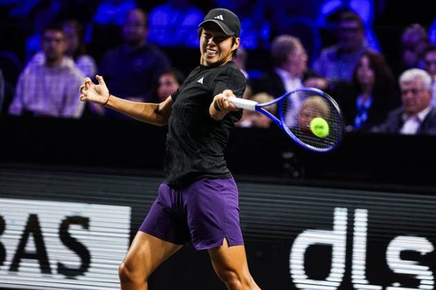 Moselle Open : tournoi de tennis, à Metz PHOTOPQR LE REPUBLICAIN LORRAIN Hugo AZMANI ; Metz ; 08 11 2025 ; Moselle Open : 22e édition du tournoi de tennis, aux Arènes, à Metz; Learner Tien (USA) remporte le tournoi, lors de son match en Finale contre Cameron Norrie Metz Moselle Lorraine France  Copyright: xPHOTOPQR LExREPUBLICAINxLORRAIN xHugoxAZMANIx 20251108RBL6429 20251108RBL6429