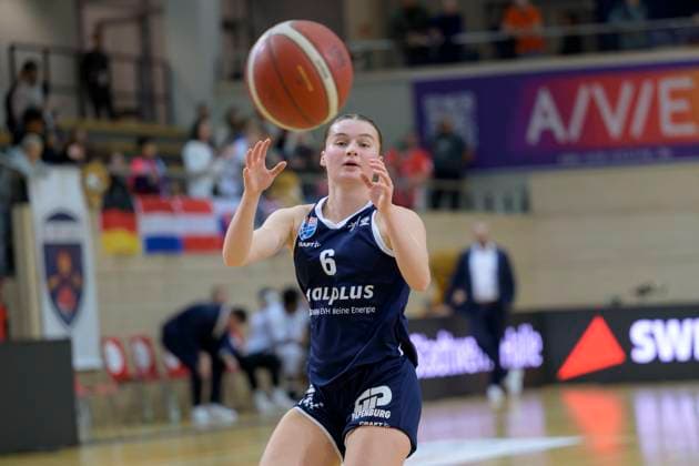 Nicole Brochlitz (Lions, 6), Syntainics MBC vs. GiroLive Panthers Osnabrueck, Basketball, Damen, Bundesliga, Saison 2025 26, 7. Spieltag, 08.11.2025. Halle SWH Arena Sachsen-Anhalt Deutschland