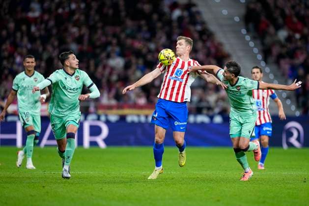 November 8, 2025, Madrid, Madrid, Spain: Alexander Sorloth of Atletico de Madrid in action during the Spanish League, LaLiga EA Sports, football match played between Atletico de Madrid and Levante UD at Riyadh Air Metropolitano on November 08, 2025 in Madrid, Spain. Madrid Spain - ZUMAa181 20251108_zaa_a181_228 Copyright: xOscarxJ.xBarrosox