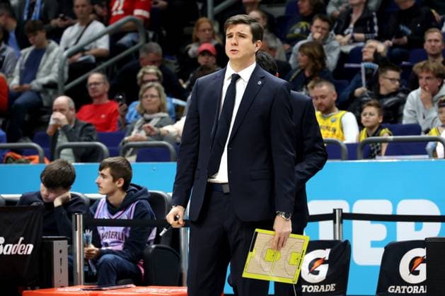 DEU, easyCredit BBL, ALBA vs. SYNTAINICS MBC, 08.11.2025, Uber-Arena, Berlin, DEU, easyCredit BBL, ALBA vs. SYNTAINICS MBC, im Bild CHEFTRAINER Pedro Calles (ALBA Berlin)