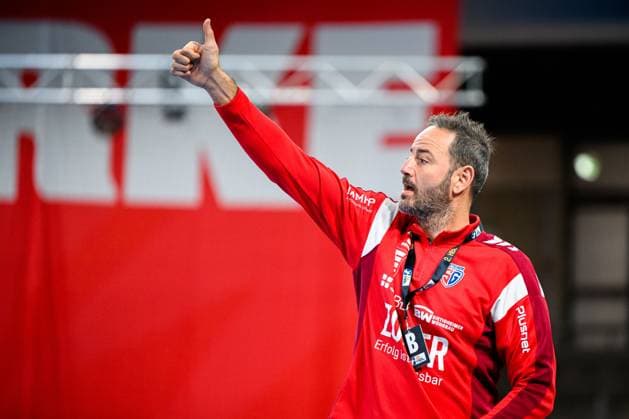 Bietigheim: HBL - 25 26 - SG BBM Bietigheim - TSV Bayer Dormagen Trainer Iker Romero (Bietigheim) Bietigheim-Bissingen Egetrans Arena Baden-Württemberg Deutschland