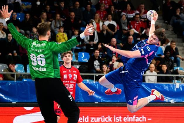 Bietigheim: HBL - 25 26 - SG BBM Bietigheim - TSV Bayer Dormagen v.li. Torhueter Jan Hrdlicka (Bietigheim), Jan-Christian Schmidt (Bayer Dormagen) Bietigheim-Bissingen Egetrans Arena Baden-Württemberg Deutschland