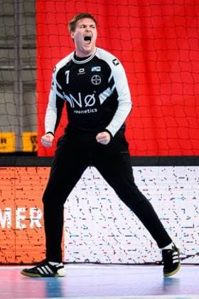 Bietigheim: HBL - 25 26 - SG BBM Bietigheim - TSV Bayer Dormagen Torhueter Louis Oberosler (Bayer Dormagen) Jubel Freude Emotion Bietigheim-Bissingen Egetrans Arena Baden-Württemberg Deutschland