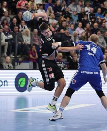 08.11.2025 - Handball - 1. Bundesliga DAIKIN HBL - Saison 2025 2026 - 11. Spieltag: HC Erlangen Metropolregion Nürnberg HCE - ThSV Eisenach - DaMa - xdaxmax - Viggo Kristjansson (73, HC Erlangen HCE ) Peter Walz (14, ThSV Eisenach )