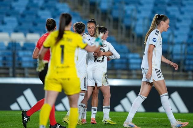 November 8, 2025, Valdebebas, Madrid, Spain: Players of Real Madrid celebrate a goal scored by Alba Santamaria Coleto of Alhama CF ElPozo during the Spanish Women League, Liga F, football match played between Real Madrid and Alhama CF ElPozo at Alfredo Di Stefano stadium on November 08, 2025, in Valdebebas, Madrid, Spain. Valdebebas Spain - ZUMAa181 20251108_zaa_a181_293 Copyright: xDennisxAgyemanx