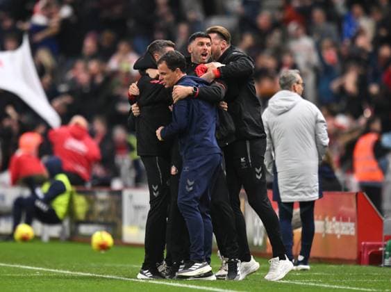 Regis Le Bris of Sunderland celebrates scoring their second goal with his staff Sunderland v Arsenal, Premier League, Football, Stadium of Light, Sunderland, UK - 08 Nov 2025Sunderland Stadium of Light United Kingdom EDITORIAL USE ONLY No use with unauthorised audio, video, data, fixture lists, club league logos or live services. Online in-match use limited to 120 images, no video emulation. No use in betting, games or single club league player publications.  Copyright: xRichardxLee Shutterstockx 15702163by