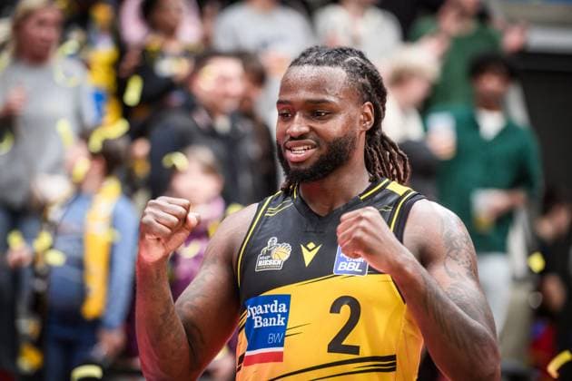 Tray Buchanan (MHP RIESEN Ludwigsburg, 02) - Freude, Jubel nach Heimsieg GER, MHP Riesen Ludwigsburg - EWE Baskets Oldenburg, easycredit BBL, Basketball, Bundesliga, 7. Spieltag, Spielzeit 2025 2026, 08.11.2025 GER, MHP Riesen Ludwigsburg - EWE Baskets Oldenburg, easycredit BBL, Basketball, Bundesliga, 7. Spieltag, Spielzeit 2025 2026, 08.11.2025 Ludwigsburg Copyright: xSandyxDinkelackerx EP_SDR