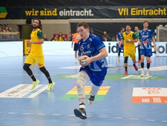 Axel Skaarnaes (TV Grosswallstadt, 35) im Dribbling VfL Eintracht Hagen vs. TV Grosswallstadt, Handball, 2. Bundesliga, 10. Spieltag, Saison 2025 2026, 08.11.2025 VfL Eintracht Hagen vs. TV Grosswallstadt, Handball, 2. Bundesliga, 10. Spieltag, Saison 2025 2026, 08.11.2025 Hagen Copyright: xEibner-Pressefoto DamianxKruczynx EP_DKI