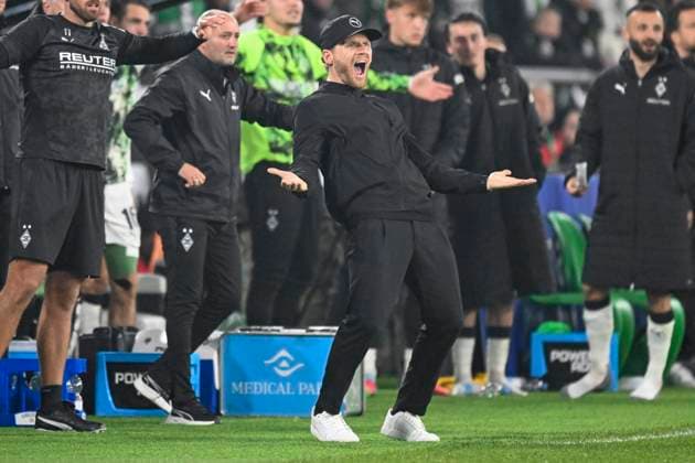 Eugen Polanski (Moenchengladbach) Mimik starker Gesichtsausdruck Emotion. Gestik Geste gestikuliert 08.11.2025 Fussball Borussia Moenchengladbach vs 1. FC Koeln, Borussia-Park, Moenchengladbach, DFB DFL REGULATIONS PROHIBIT ANY USE OF PHOTOGRAPHS AS IMAGE SEQUENCES AND OR QUASI-VIDEO