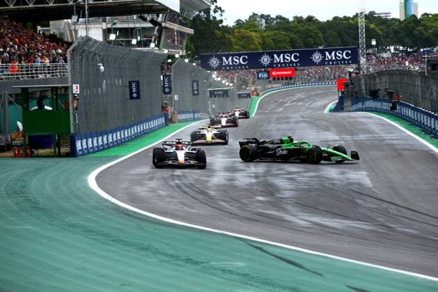 Formula 1 MSC Cruises Grande Premio de Sao Paulo 2025 08.11.2025, Autodromo Jose Carlos Pace, Interlagos, Formula 1 MSC Cruises Grande Premio de Sao Paulo 2025 , im Bild Schwerer Unfall von Gabriel Bortoleto (BRA), Stake F1 Team Kick Sauber auf der Start-Zielgeraden, dem Fahrer ist zum Glück nichts passiert.