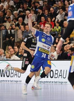 08.11.2025 - Handball - 1. Bundesliga DAIKIN HBL - Saison 2025 2026 - 11. Spieltag: HC Erlangen Metropolregion Nürnberg HCE - ThSV Eisenach - DaMa - xdaxmax - Vincent Büchner Buechner (74, ThSV Eisenach ) jubelt freut sich Freude ballt Faust Fäuste