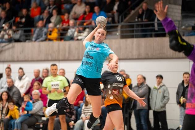 Handball I Frauen I Saison 2025-2026 I DHB-Pokal I Viertelfinale I VfL Waiblingen - Thüringer HC I 08.11.2025 Anna Szabo (26, Thüringer HC) im Wurf Waiblingen Rundsporthalle Baden-Württemberg Deutschland Copyright: xLobeca MaxxPetershansx