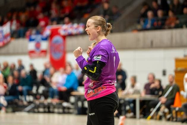Handball I Frauen I Saison 2025-2026 I DHB-Pokal I Viertelfinale I VfL Waiblingen - Thüringer HC I 08.11.2025 Sarah Norregaard Thomsen (1, VfL Waiblingen Tigers) jubelt Waiblingen Rundsporthalle Baden-Württemberg Deutschland Copyright: xLobeca MaxxPetershansx