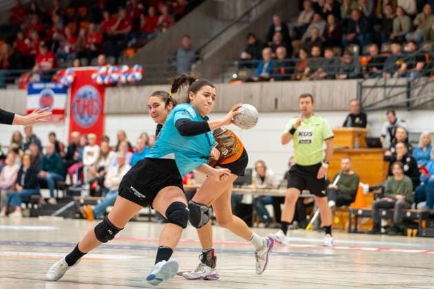 Handball I Frauen I Saison 2025-2026 I DHB-Pokal I Viertelfinale I VfL Waiblingen - Thüringer HC I 08.11.2025 Giulia Guariero (13, Thüringer HC) mit Ball Waiblingen Rundsporthalle Baden-Württemberg Deutschland Copyright: xLobeca MaxxPetershansx