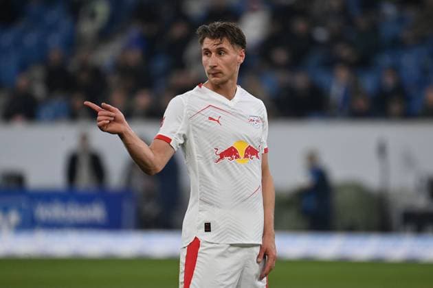 Willi ORBAN (L), Gestik,gibt Anweisungen, Aktion,Einzelbild,angeschnittenes Einzelmotiv, Halbfigur,halbe Figur. Fussball 1. Bundesliga Saison 2025 2026, 10.Spieltag, Spieltag10 TSG 1899 Hoffenheim - RB Leipzig 3-1 am 08.11.2025 PreZero ARENA.