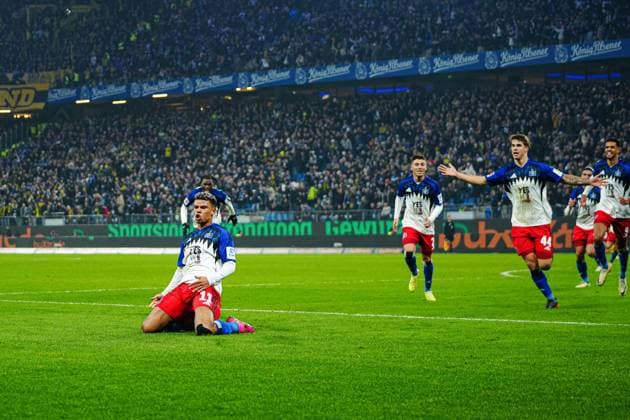 Torjubel Ransford-Yeboah Koenigsdoerffer (Hamburger SV, 11) nach Tor zum 1:1 GER, Hamburger SV vs. Borussia Dortmund, Fussball, 1. Bundesliga, Spieltag 10, Saison 2025 2026, 08.11.2025 DFL REGULATIONS PROHIBIT ANY USE OF PHOTOGRAPHS AS IMAGE SEQUENCES AND OR QUASI-VIDEO GER, Hamburger SV vs. Borussia Dortmund, Fussball, 1. Bundesliga, Spieltag 10, Saison 2025 2026, 08.11.2025 Hamburg Copyright: xEibner-Pressefoto MarcelxvonxFehrnx EP_MFN