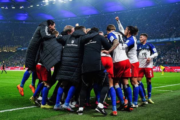 Torjubel Hamburger SV nach Tor zum 1:1 Ransford-Yeboah Koenigsdoerffer (Hamburger SV, 11) GER, Hamburger SV vs. Borussia Dortmund, Fussball, 1. Bundesliga, Spieltag 10, Saison 2025 2026, 08.11.2025 DFL REGULATIONS PROHIBIT ANY USE OF PHOTOGRAPHS AS IMAGE SEQUENCES AND OR QUASI-VIDEO GER, Hamburger SV vs. Borussia Dortmund, Fussball, 1. Bundesliga, Spieltag 10, Saison 2025 2026, 08.11.2025 Hamburg Copyright: xEibner-Pressefoto MarcelxvonxFehrnx EP_MFN