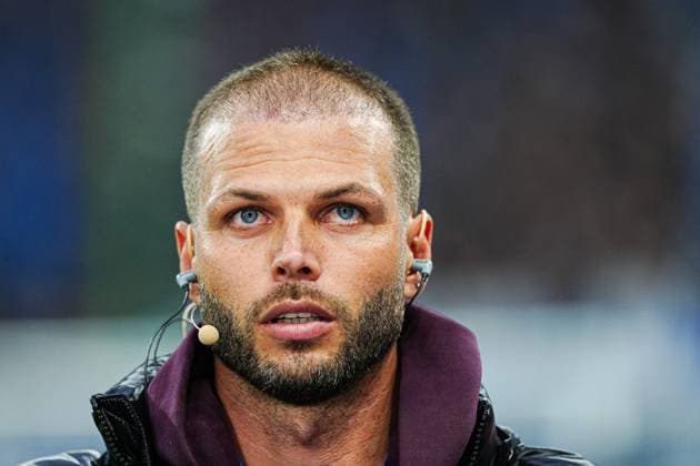 Dennis Diekmeier GER, Hamburger SV vs. Borussia Dortmund, Fussball, 1. Bundesliga, Spieltag 10, Saison 2025 2026, 08.11.2025 DFL REGULATIONS PROHIBIT ANY USE OF PHOTOGRAPHS AS IMAGE SEQUENCES AND OR QUASI-VIDEO GER, Hamburger SV vs. Borussia Dortmund, Fussball, 1. Bundesliga, Spieltag 10, Saison 2025 2026, 08.11.2025 Hamburg Copyright: xEibner-Pressefoto MarcelxvonxFehrnx EP_MFN
