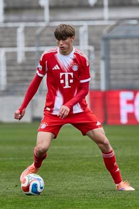 Regionalliga Bayern, FC Bayern München II vs SV Viktoria Aschaffenburg, München FC Bayern, München FC Bayern II (Amateure), Aschaffenburg SV Viktoria, 2025-11-08 in München (Stadion an der Grünwalder Straße) DALPIAZ Magnus (FC Bayern München II FCBII2 Rechter Verteidiger) sportworld München Stadion an der Grünwalder Stra Bayern Deutschland