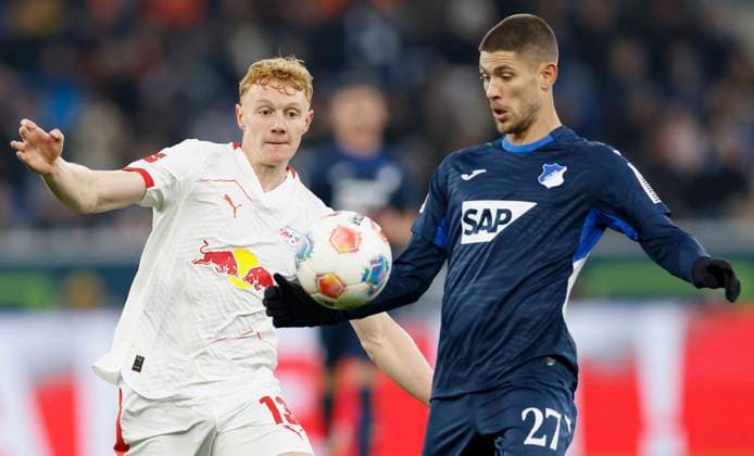 v.l.n.r.: Nicolas Seiwald (RB Leipzig, 13) and Andrej Kramaric (TSG Hoffenheim, 27), 08.11.2025, Fussball, Bundesliga, TSG Hoffenheim - RB Leipzig, GER, Sinnsheim, PreZero Arena, DFL REGULATIONS PROHIBIT ANY USE OF PHOTOGRAPHS AS IMAGE SEQUENCES AND OR QUASI-VIDEO. Copyright: HMBxMedia xHeikoxBecker