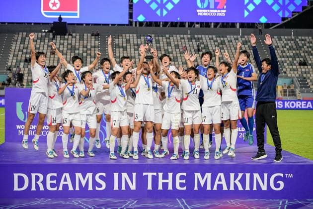Korea DPR celebrates winning the World Cup by raising the cup the FIFA U17, U 17 Women s World Cup Morocco 2025, 1st - 2nd place match between Korea DOR and Netherlands in Rabat, Morocco, on November 8, 2025, at the Olympic Stadium  Copyright: xAndreaxAmato IPAxSportx xipa-agency.netx xx IPA_67718804 IPA_Agency_IPA67718804