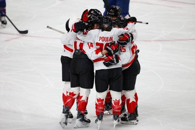 November 8th 2025: Team Canada players celebrate a goal in the second period in a game against Team USA. Team USA WomenÃ¢â‚¬â ¢s national team, Nationalteam hosted the Canadian WomenÃ¢â‚¬â ¢s National Team in a Canada USA Rivalry Series game at Key Bank Center in Buffalo, New York. ( CSM) - ZUMAc04_ 20251108_zma_c04_469 Copyright: xJonathanxTencax