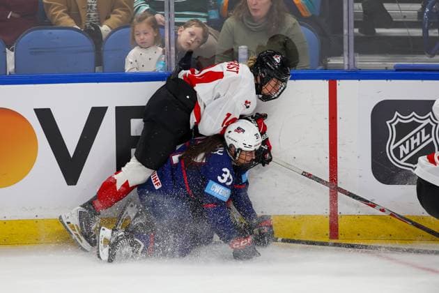 November 8th 2025: Team USA forward Abbey Murphy (37) and Team Canada defenseman Renata Fast (14) battle in the third period. Team USA WomenÃ¢â‚¬â ¢s national team, Nationalteam hosted the Canadian WomenÃ¢â‚¬â ¢s National Team in a Canada USA Rivalry Series game at Key Bank Center in Buffalo, New York. ( CSM) - ZUMAc04_ 20251108_zma_c04_471 Copyright: xJonathanxTencax