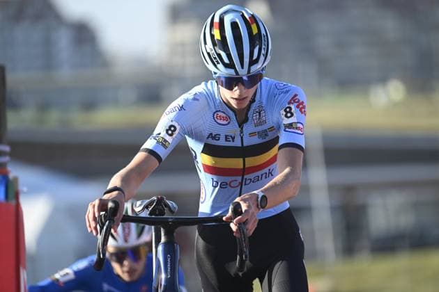 2025 UEC Cyclo-Cross EC - Men Juniors MIDDELKERKE, BELGIUM - NOVEMBER 09 : Lejeune Giel (BEL) in action during the 2025 UEC Cyclo-Cross European Championships for Men Juniors on November 09, 2025 in Middelkerke, Belgium, 09 11 2025 Middelkerke Belgium  Copyright: xNicoxVereeckenx