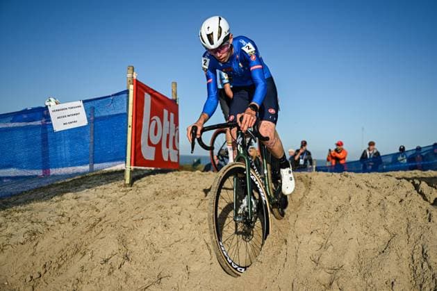 2025 UEC Cyclo-Cross EC - Men Juniors MIDDELKERKE, BELGIUM - NOVEMBER 09 : Grigolini Filippo (ITA) in action during the 2025 UEC Cyclo-Cross European Championships for Men Juniors on November 09, 2025 in Middelkerke, Belgium, 09 11 2025 Middelkerke Belgium  Copyright: xNicoxVereeckenx