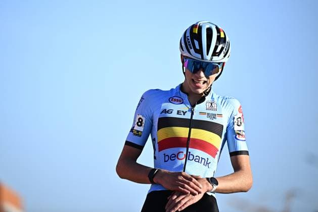 Belgian Giel Lejeune crosses the finish line as third at the junior men race at the UEC Cyclocross European Championships, Sunday 09 November 2025, in Middelkerke. JASPERxJACOBS  x140391359x