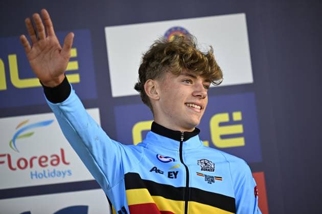 Belgian Giel Lejeune celebrates on the podium after the junior men race at the UEC Cyclocross European Championships, Sunday 09 November 2025, in Middelkerke. JASPERxJACOBS  x140392950x