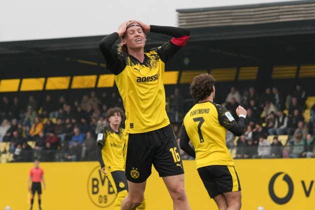 Sonntag, 09.11.2025 Saison 2025 2026 Achtelfinale DFB-Pokal der Junioren im BVB Fußballpark Hohenbuschei, Dortmund, Germany. BV Borussia Dortmund U19 - VfL Bochum U19. Luke Fahrenhorst (BVB)
