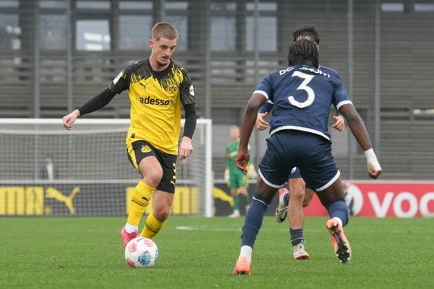 Sonntag, 09.11.2025 Saison 2025 2026 Achtelfinale DFB-Pokal der Junioren im BVB Fußballpark Hohenbuschei, Dortmund, Germany. BV Borussia Dortmund U19 - VfL Bochum U19. Valon Cena (BVB)