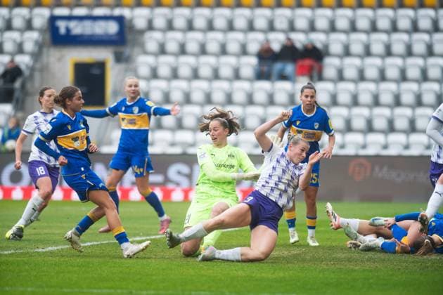 Google Pixel Frauen-Bundesliga 2025 26, 10. Spieltag am 09.11.2025 FC Carl Zeiss Jena vs SGS Essen links: Lisa Gora (Jena) erzielt das Tor zum 1:0 für Jena ad hoc Arena im Ernst-Abbe