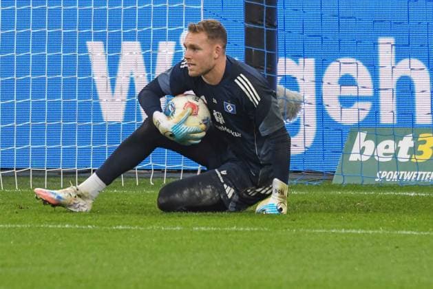 Peretz Daniel ( HSV ) am Ball Deutschland , Hamburg , Volksparkstadion , Fussball , 1. Bundesliga , Hamburger SV - Borussia Dortmund