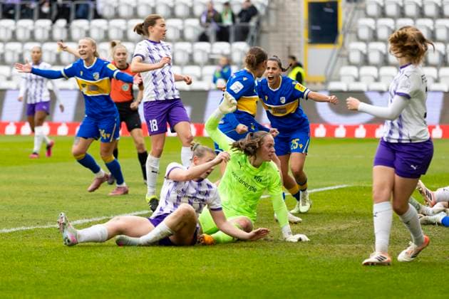Google Pixel Frauen-Bundesliga: FC Carl Zeiss Jena vs. SGS Essen; Jena; 09.11.2025 Tor für FC Carl Zeiss Jena Google Pixel Frauen-Bundesliga: FC Carl Zeiss Jena vs. SGS Essen; ad hoc arena im Ernst-Abbe-Sportfeld; 09.11.2025 Copyright: xBEAUTIFULxSPORTS Duehringx